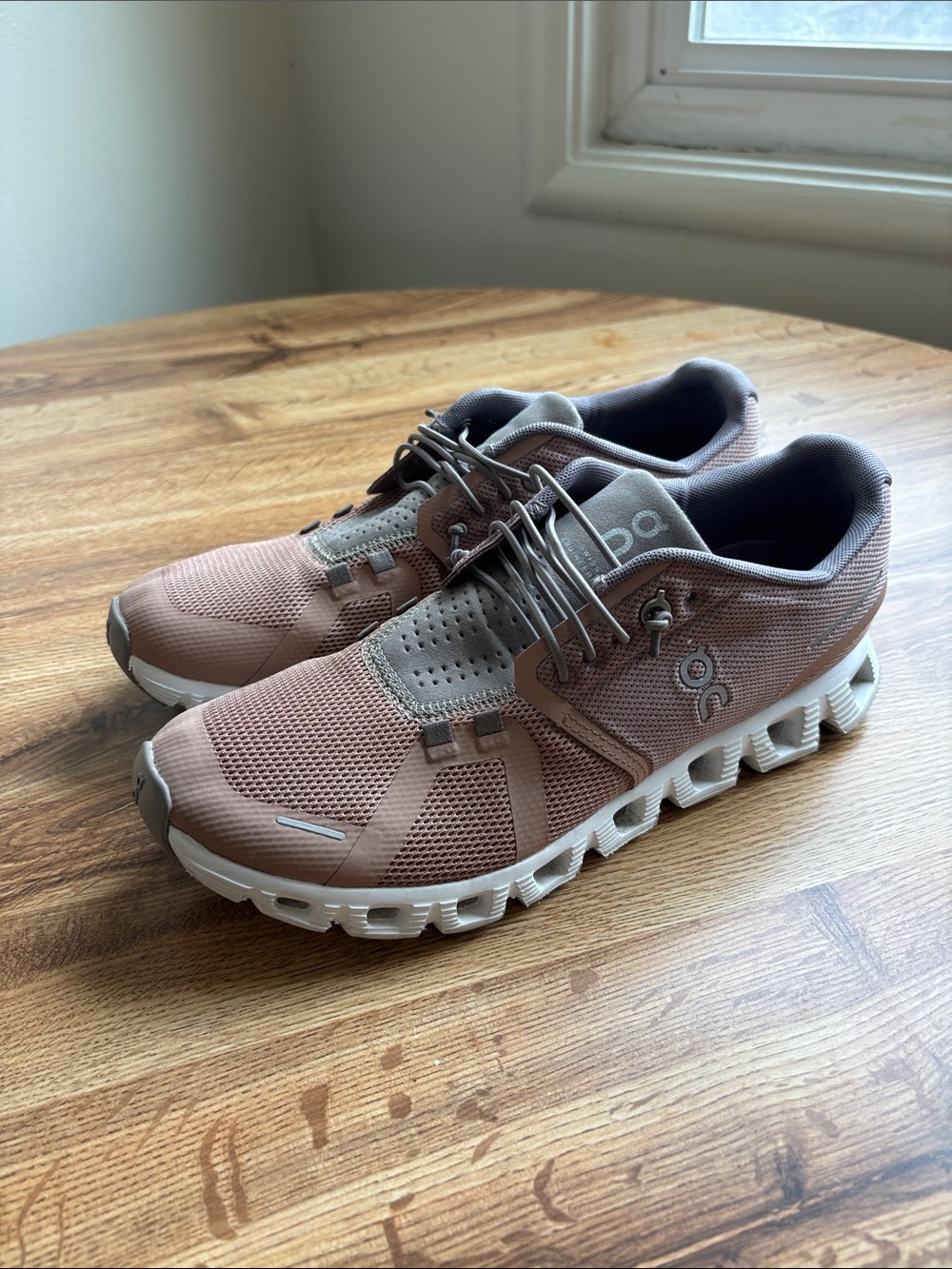 On Women's Cloud 5 Sneakers Rosebrown/Fog (A-7)